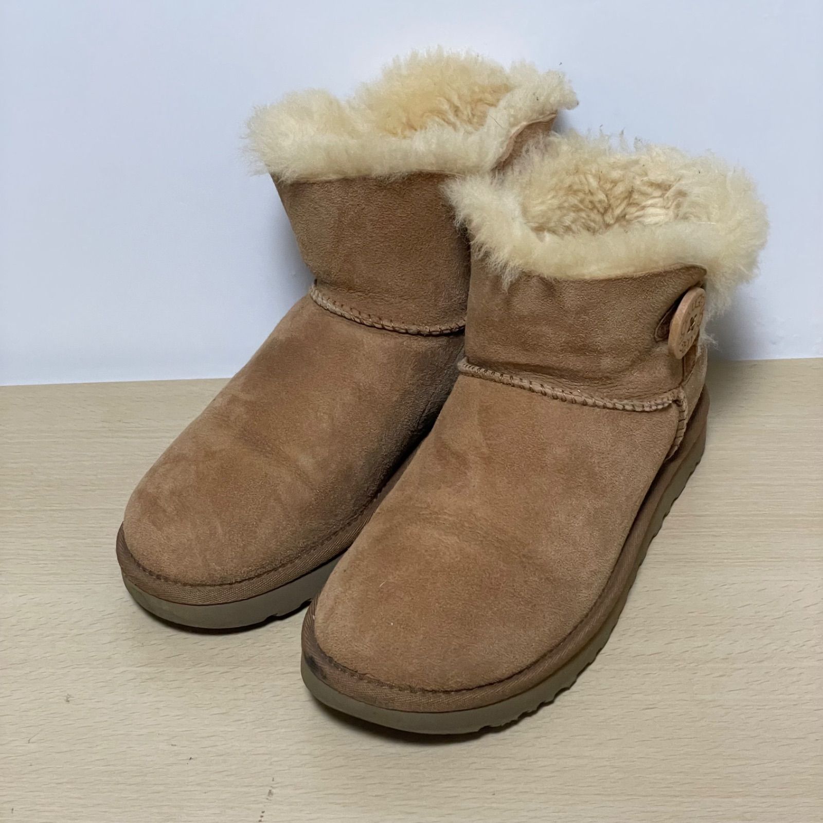 UGG アグ ミニベイリーボタンII ムートンブーツ 23cm チェスナット