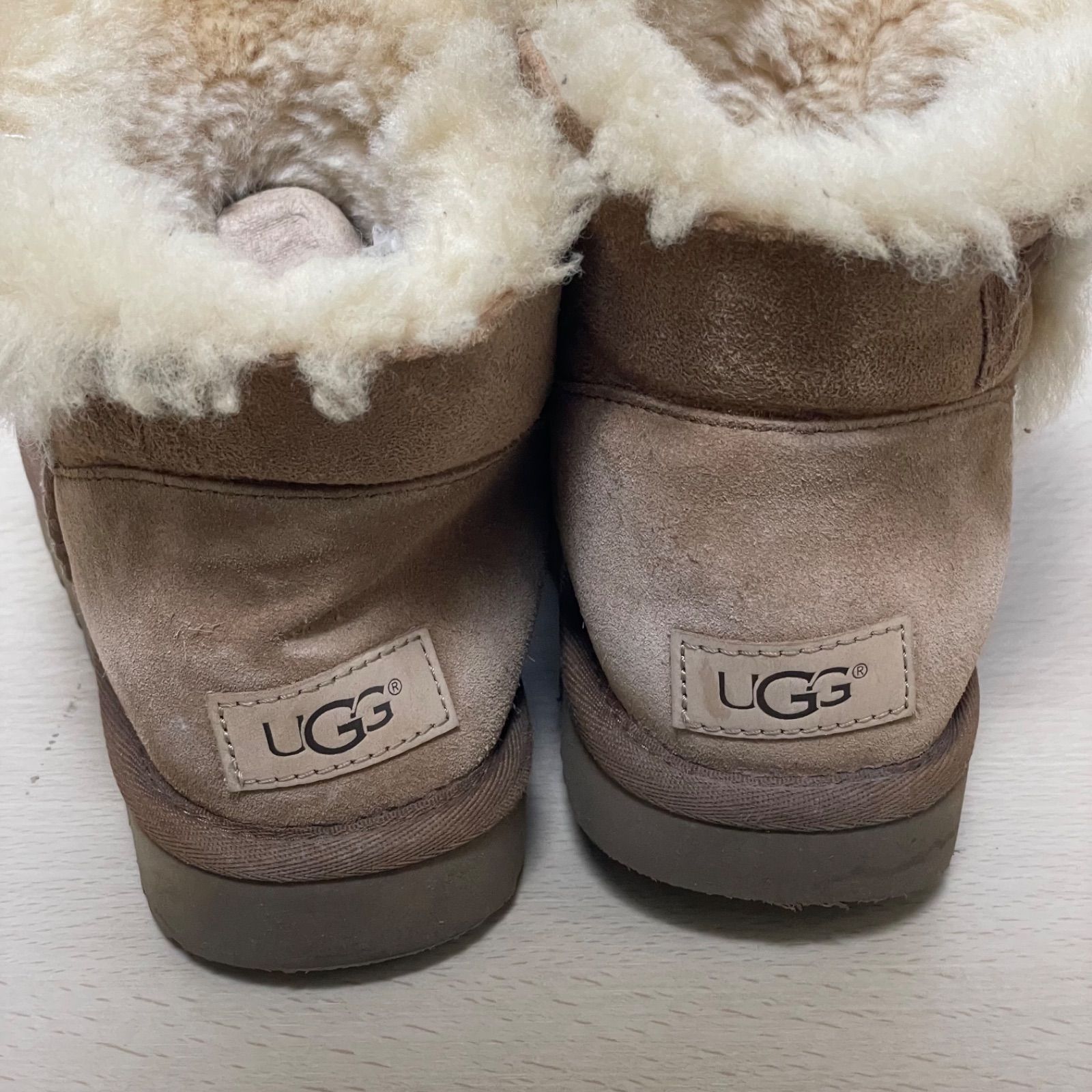 UGG アグ ミニベイリーボタンII ムートンブーツ 23cm チェスナット