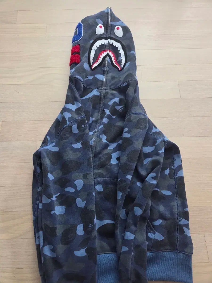 アベイシングエイプ パーカー ジップアップ お安く出品します たくさんメッセージください 今日まで出品します