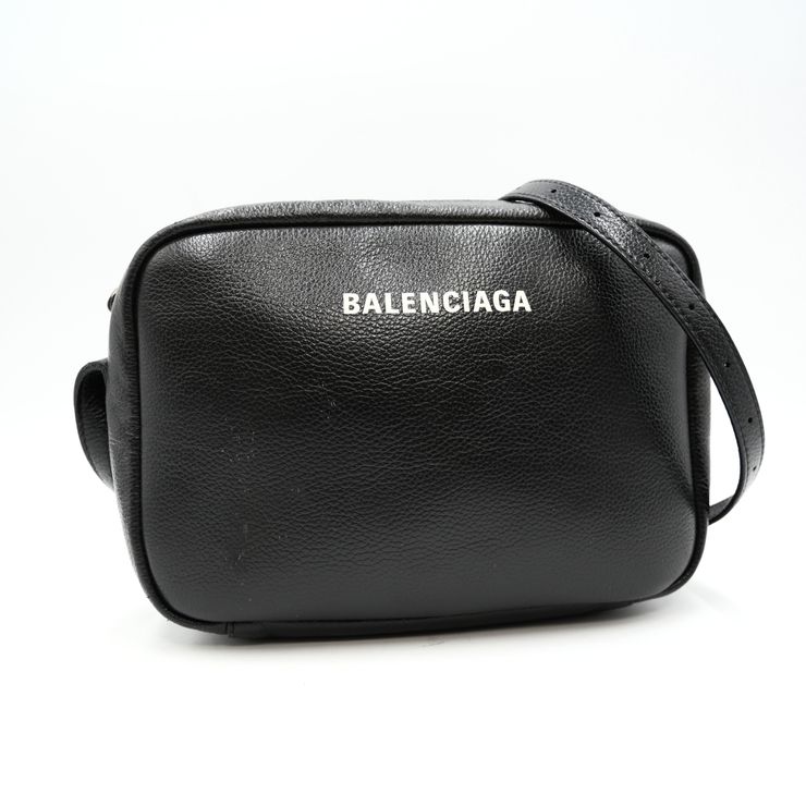 BALENCIAGA（バレンシアガ）エブリデイ カメラバッグ ショルダーバッグ ブラック レザー ロゴ レディース メンズ 斜め掛け 【中古】 32,370円