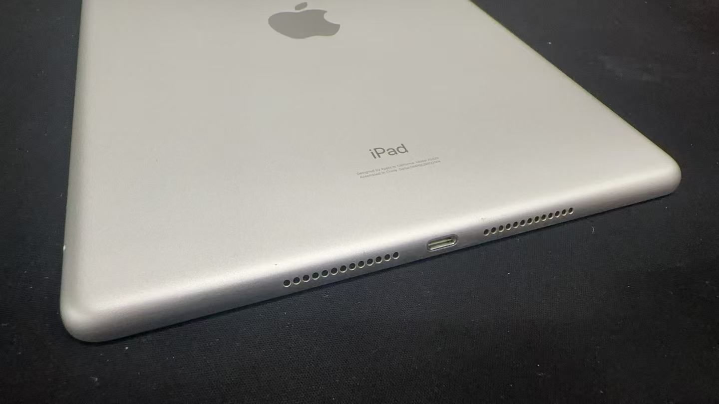 iPad 第8世代 32GB SV Cellular SIMフリー 中古 - メルカリ