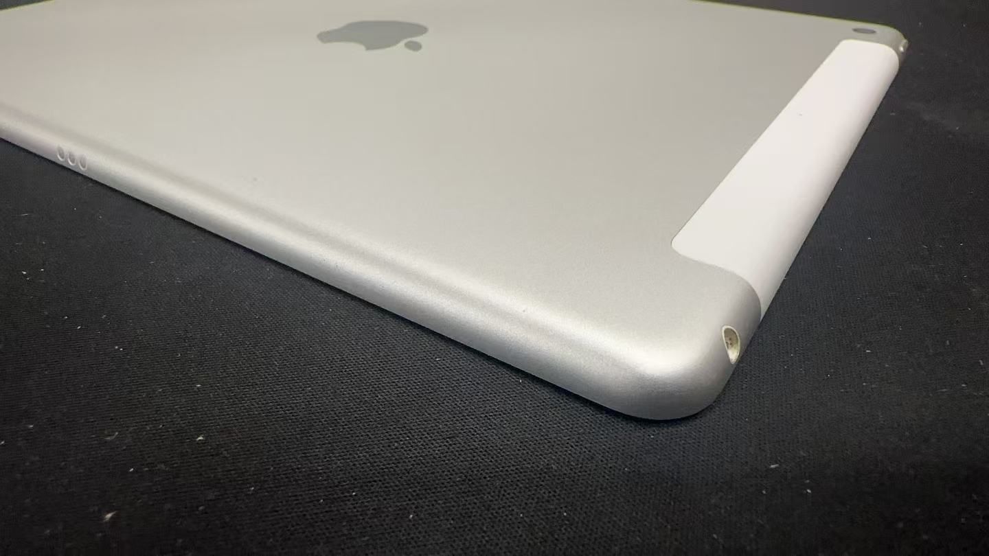 iPad 第8世代 32GB SV Cellular SIMフリー 中古 - メルカリ
