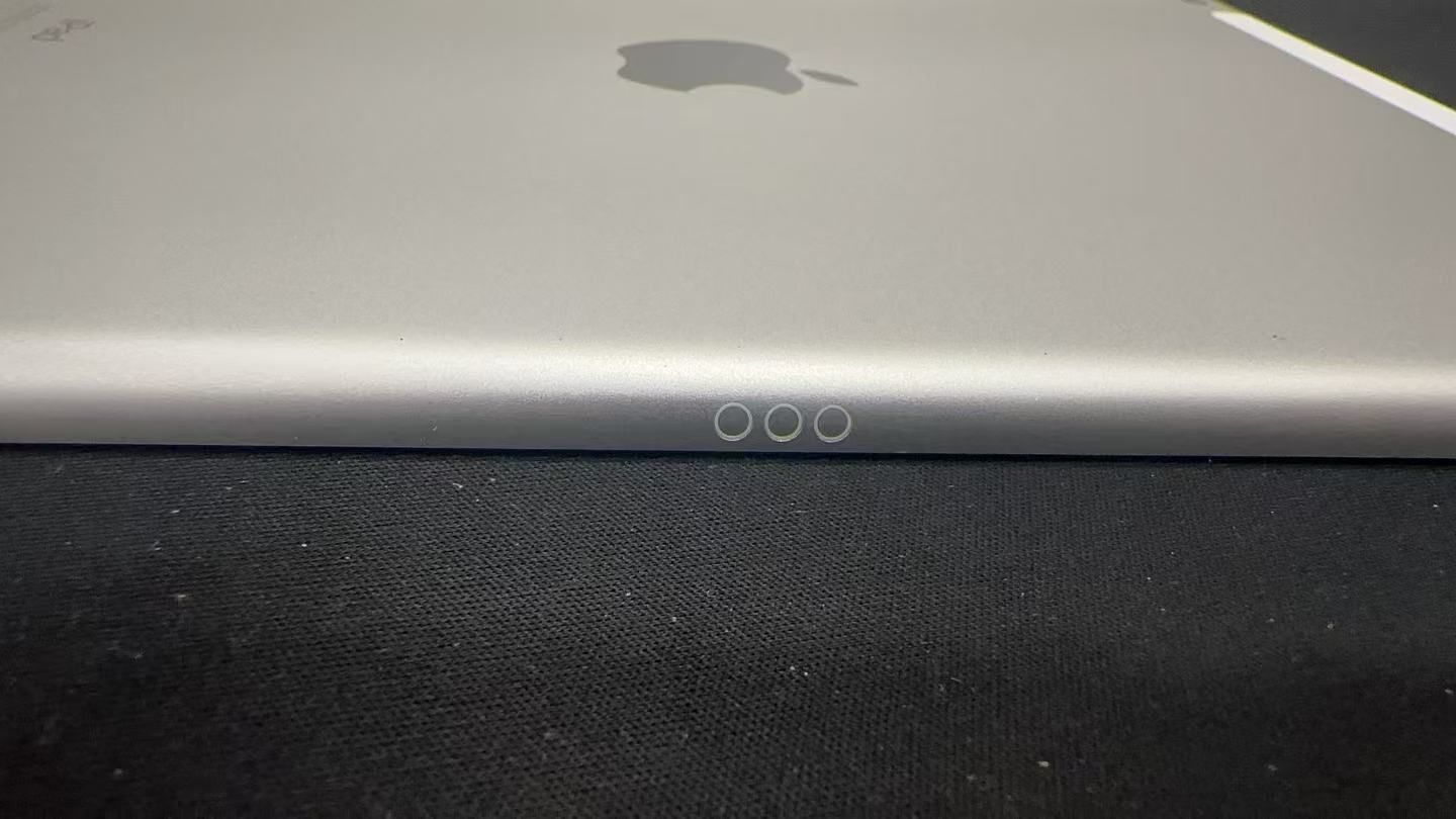 iPad 第8世代 32GB SV Cellular SIMフリー 中古 - メルカリ