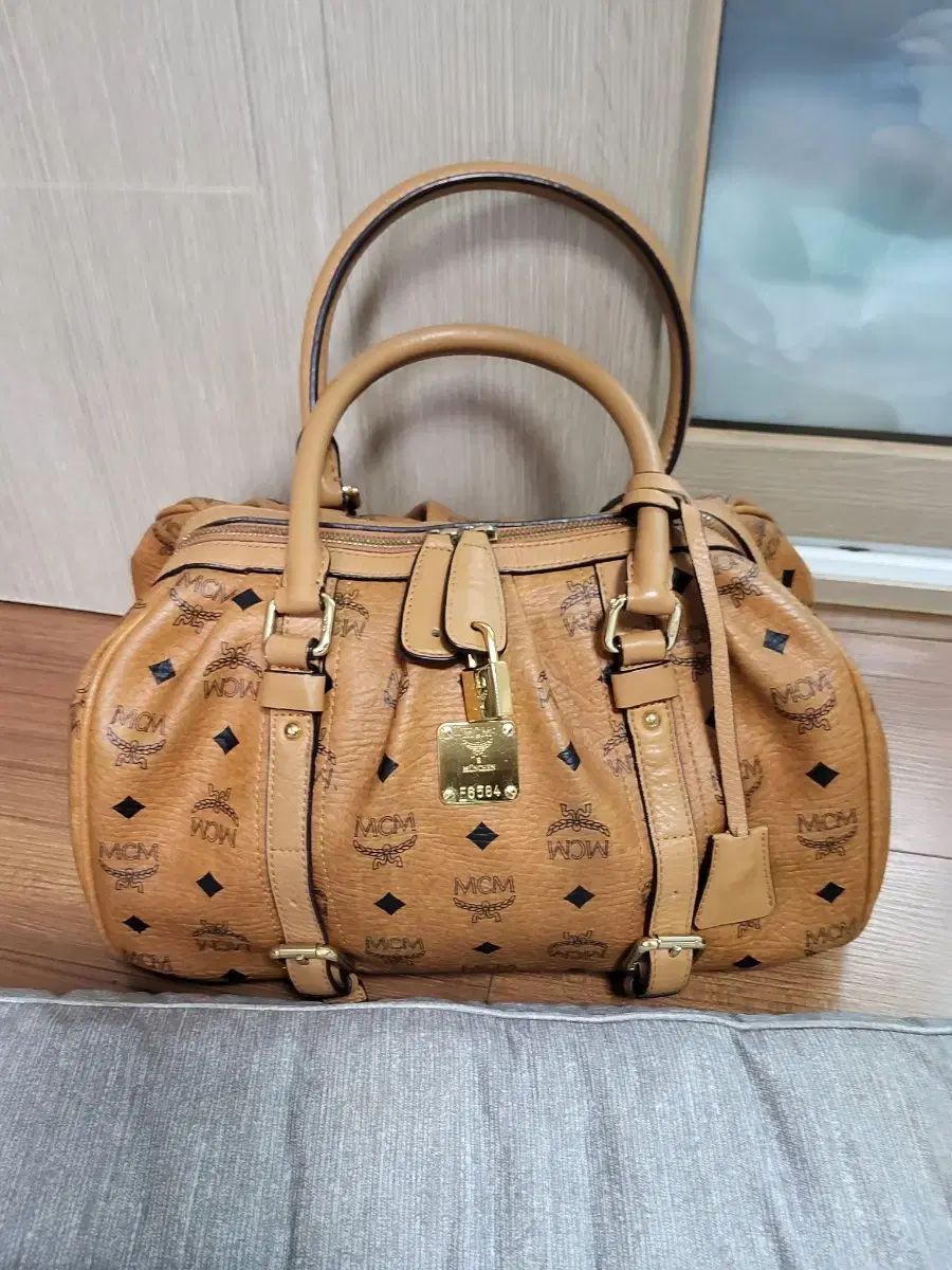 MCMバッグ 城택 あります