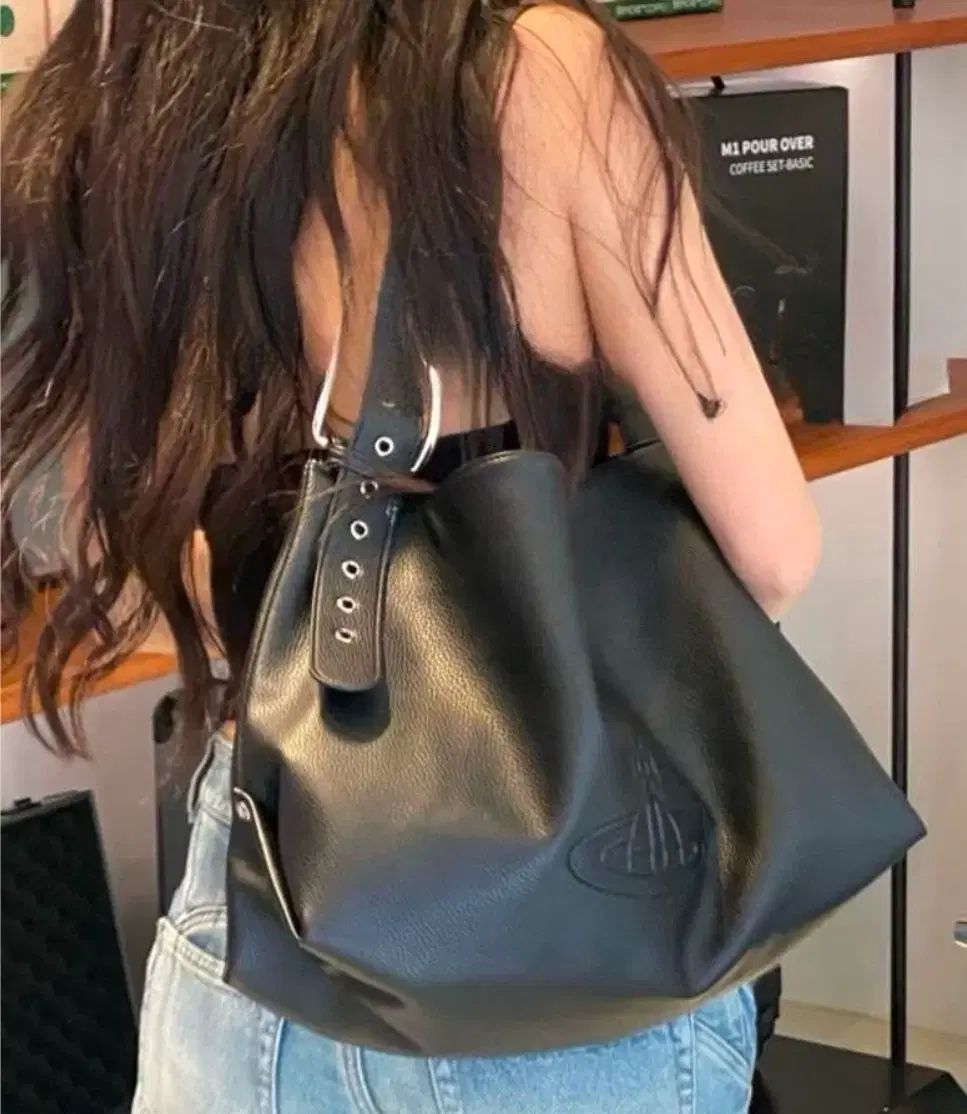 Vivienne Westwood ヴィヴィアン・ウエストウッド ORB ショルダーバッグ ブラック