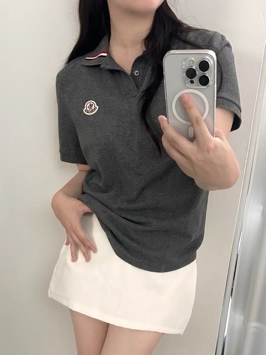 モンクレール 3本線 ワッペン グレー KARA Tシャツ 24,025円