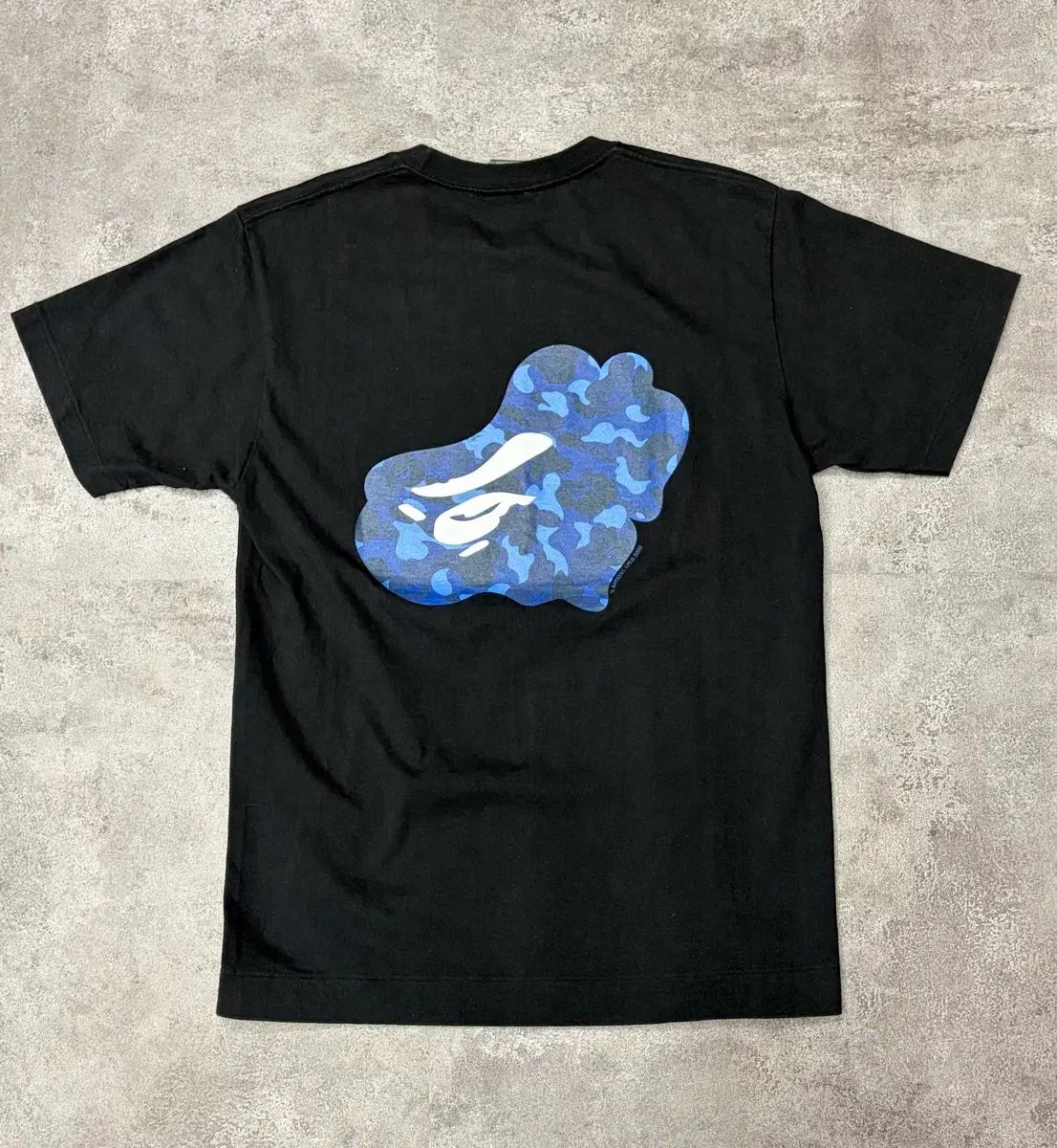2005 A Bathing Ape BAPE Blue Camo Ape Head Back Print BAPECAMO Tシャツ