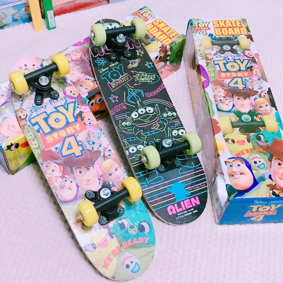 トイストーリー4 キッズ スケートボード 12,107円