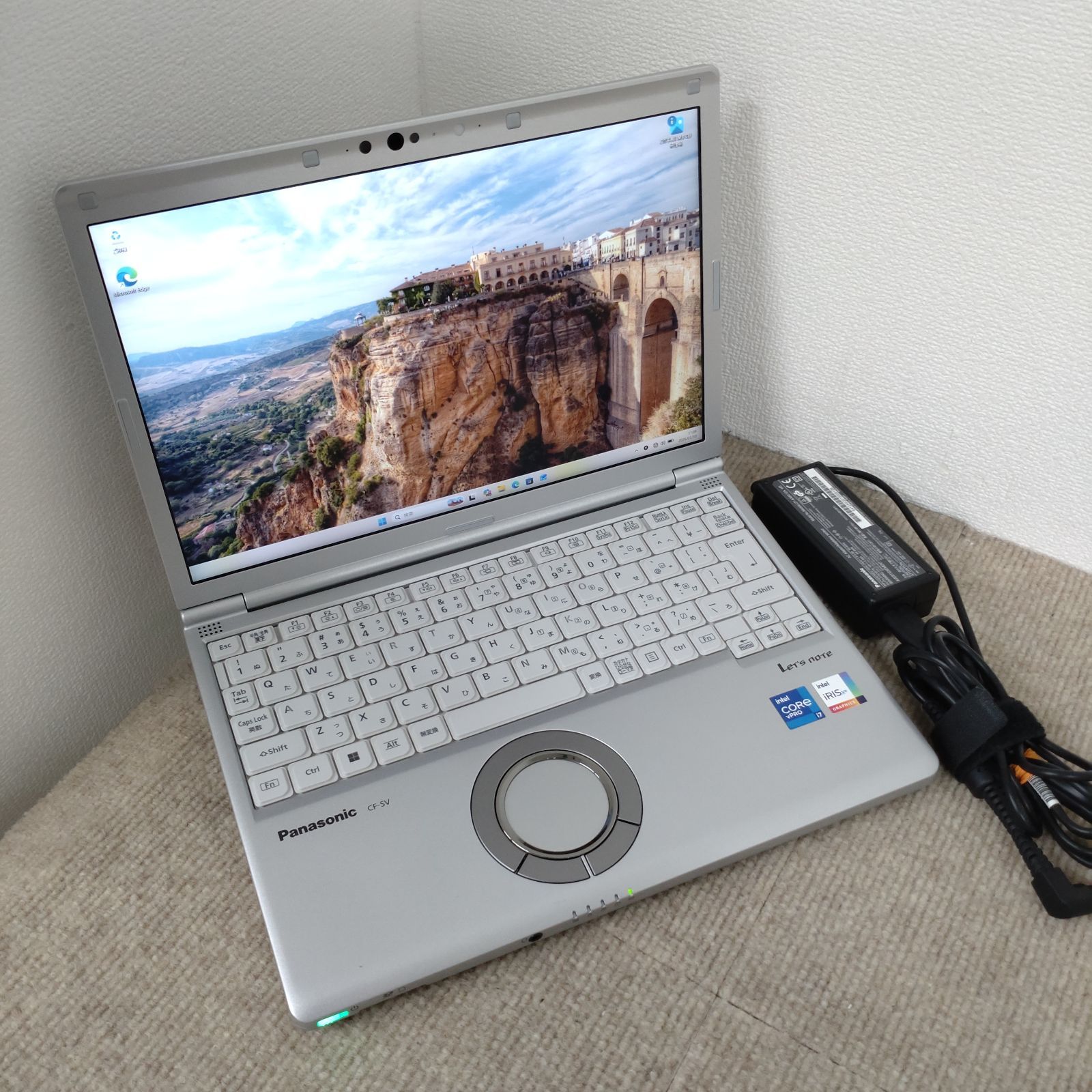 【送料無料】Panasonic CF-SV1 / I7-1185G7 / 32GBメモリ / SSD256GB / Windows11 / LTE / バッテリー良好 / 12.1型 / カメラ内蔵 / NB551 41,470円