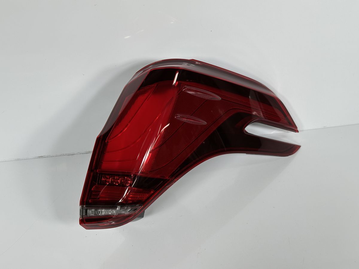美品/破損キズなし アルファード AGH30W 後期 純正 右テールランプAssy