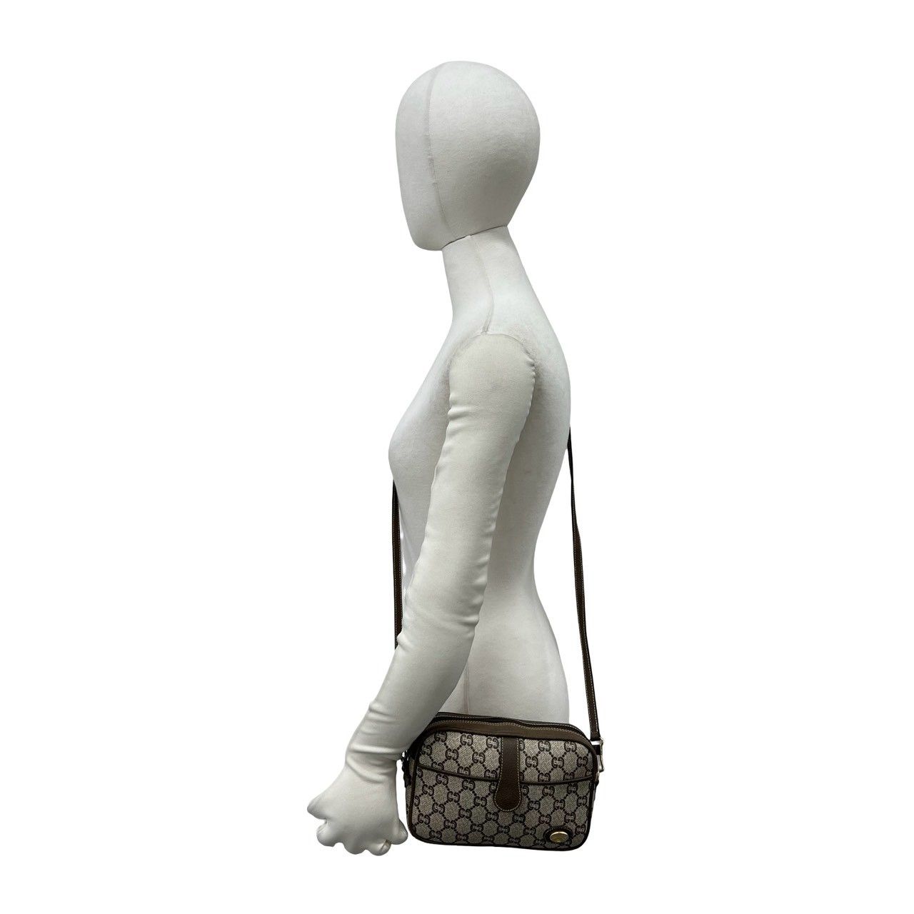 GUCCI グッチ ショルダーバッグ サコッシュ クロスボディ 斜め掛け GG