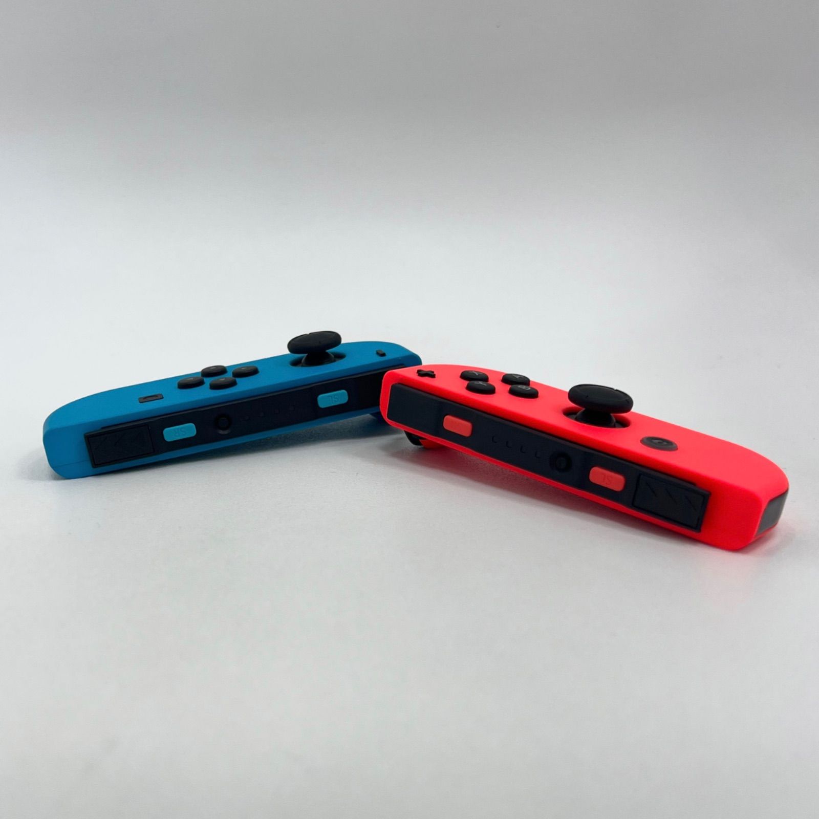 極美品】Nintendo Switch 2025年製造 バッテリー強化版 本体 KUS22074