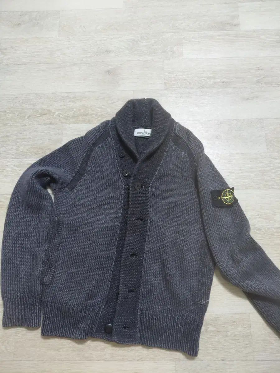STONE ISLAND ストーンアイランド ニットカーディガン