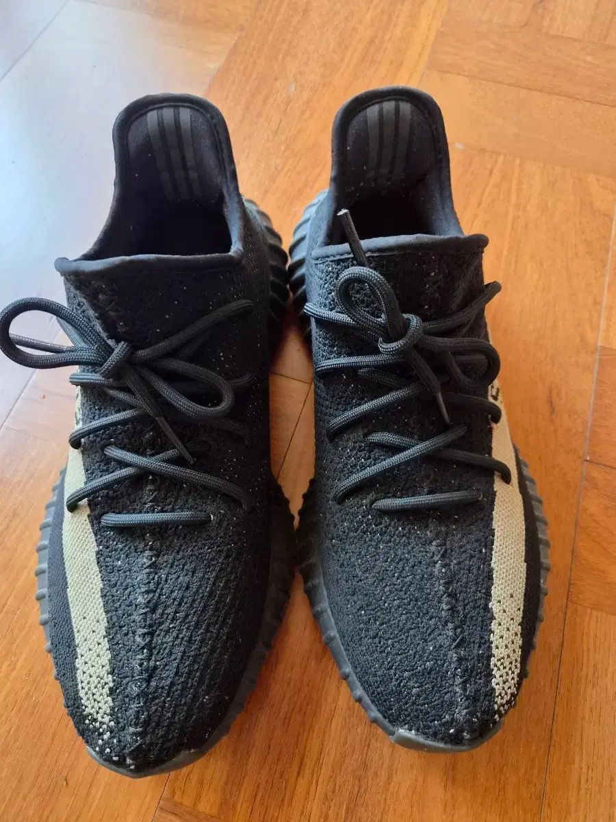 adidas イージーブースト 350 v2 ブラック ホワイト 280 出品 9,806円