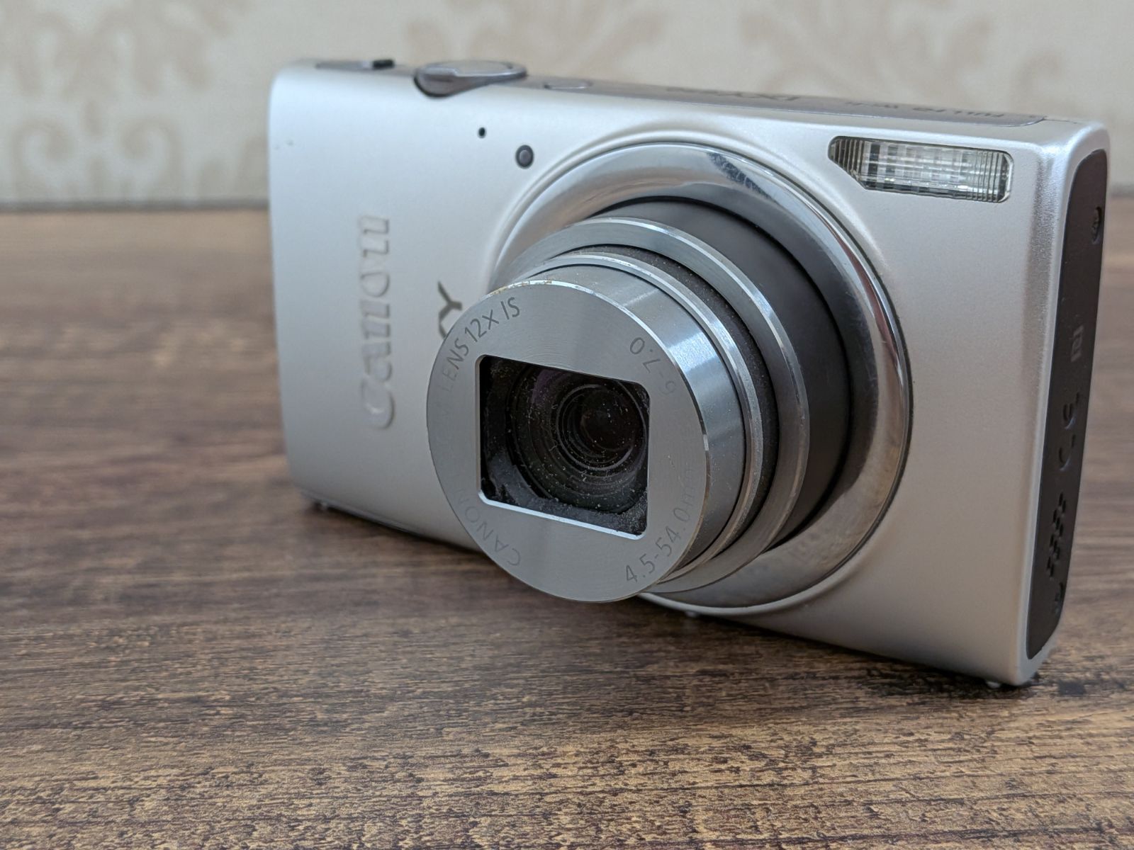 Canon　IXY630　シルバー　稼働品
