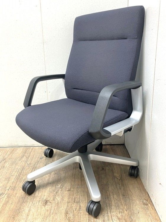 【中古品】コクヨ マネージメントチェアー320シリーズ 固定肘付マネジメントチェア CR-G321K086-W ブラック