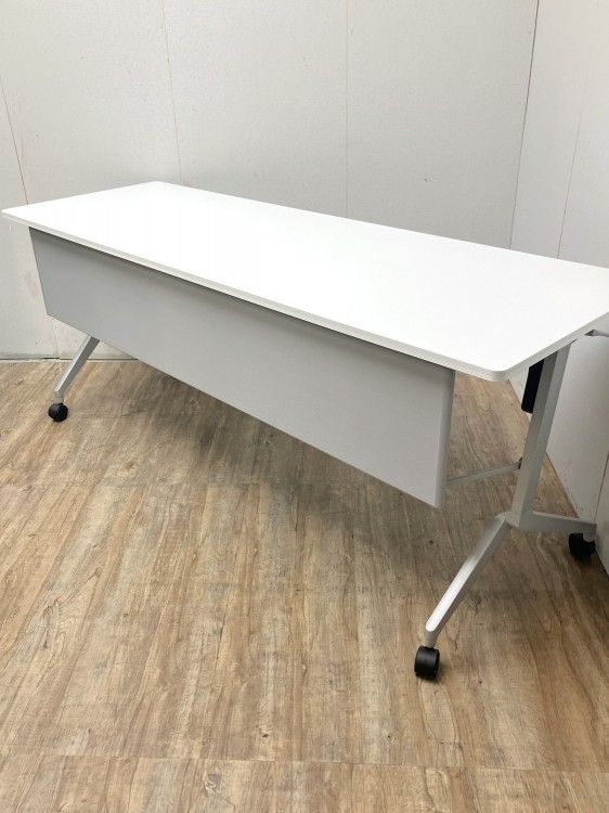 【中古品】コクヨ リーフラインシリーズ 1800サイドスタックテーブル ホワイト