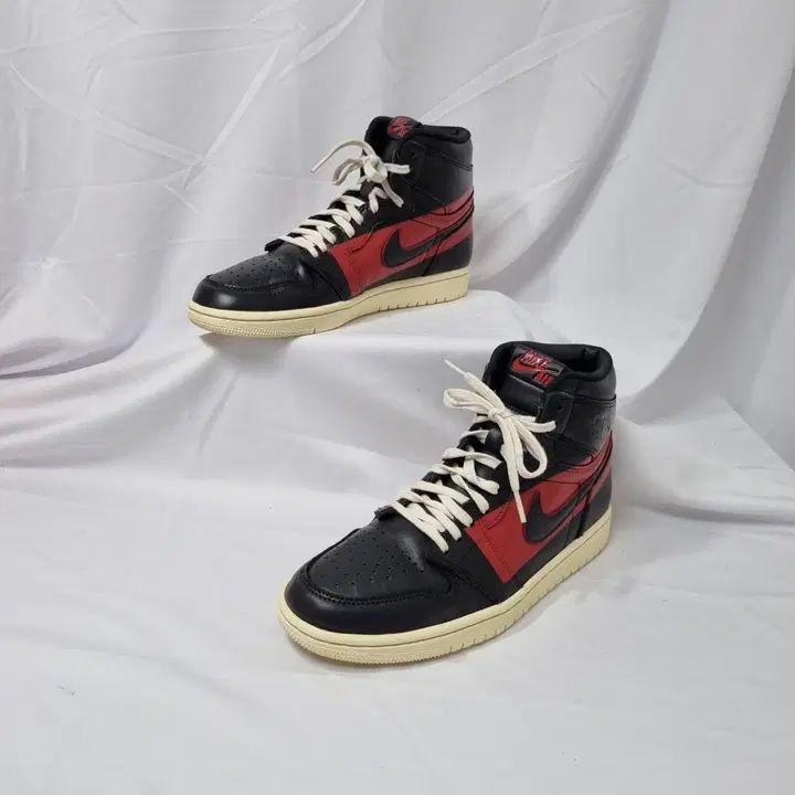 ドゥハヴィンテージ 260 NIKE ジョーダン 1 レトロ ハイ OG ディフィアント クチュール スニーカー