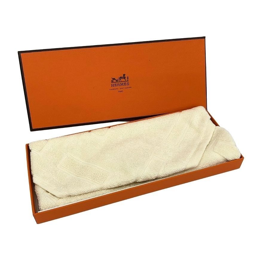 HERMES エルメス ハンドタオルCARRE DADA 30×30新品未使用品 HERMES エルメス ハンドタオル CARRE DADA 30×30CM ベビータオル JAUNE