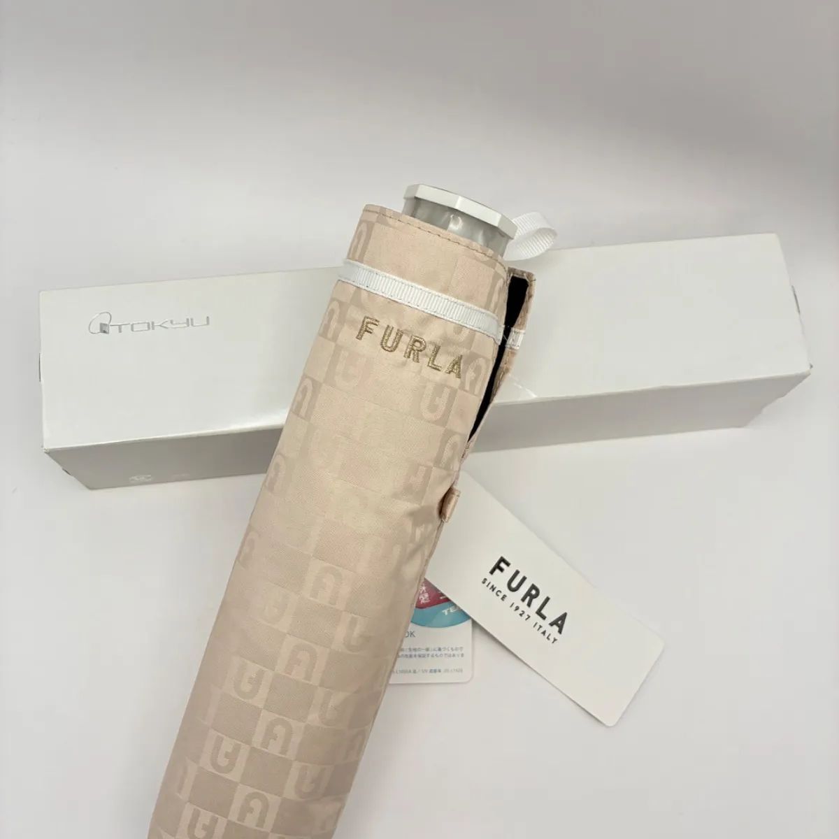 CSM26 新品 タグ付 フルラ 日傘 晴雨兼用 遮熱遮光 折りたたみ傘 アーチロゴ ベージュ系
