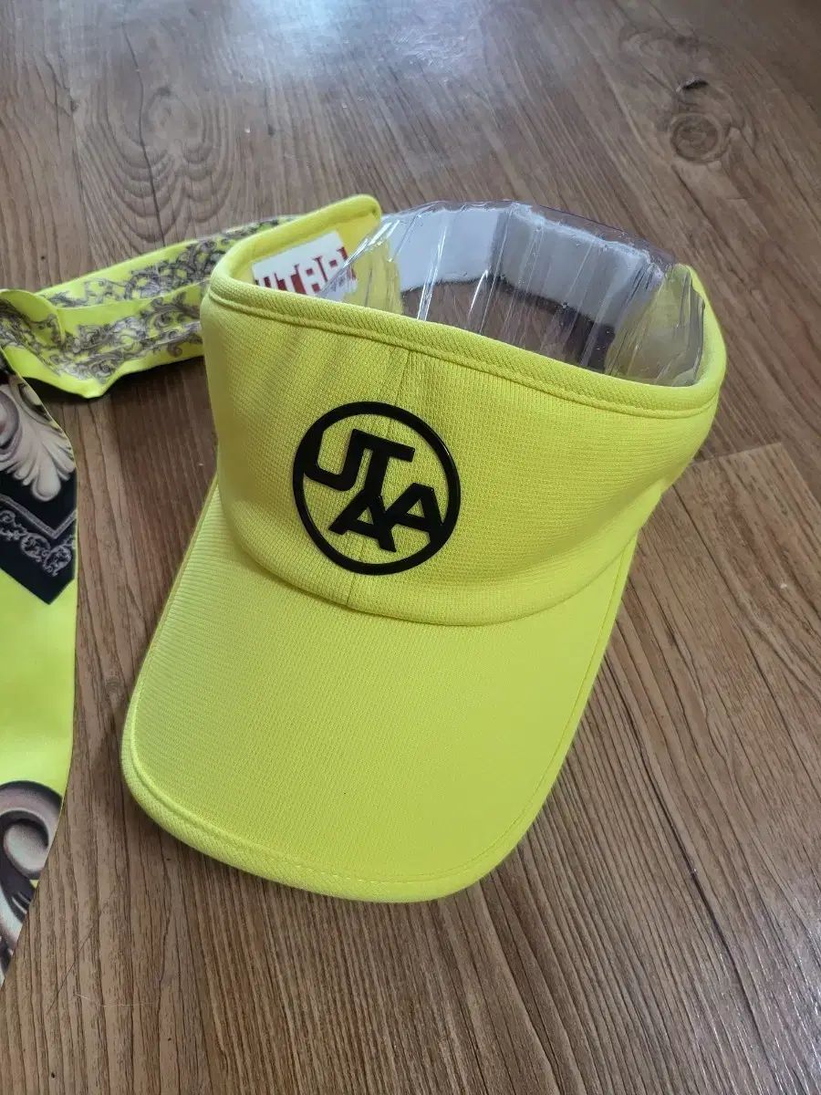 UTAブランド サンキャップ イェロー 正規品 ほぼ新品