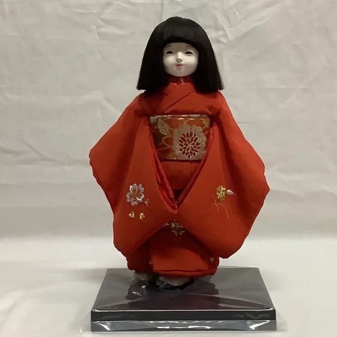 【アウトレット商品】市松人形 女の子 久楽朋 21.5cm 縮緬赤(内袖ｻｰﾓﾝﾋﾟﾝｸ地文/赤地文)刺繍桜 T-2-3 21,900円