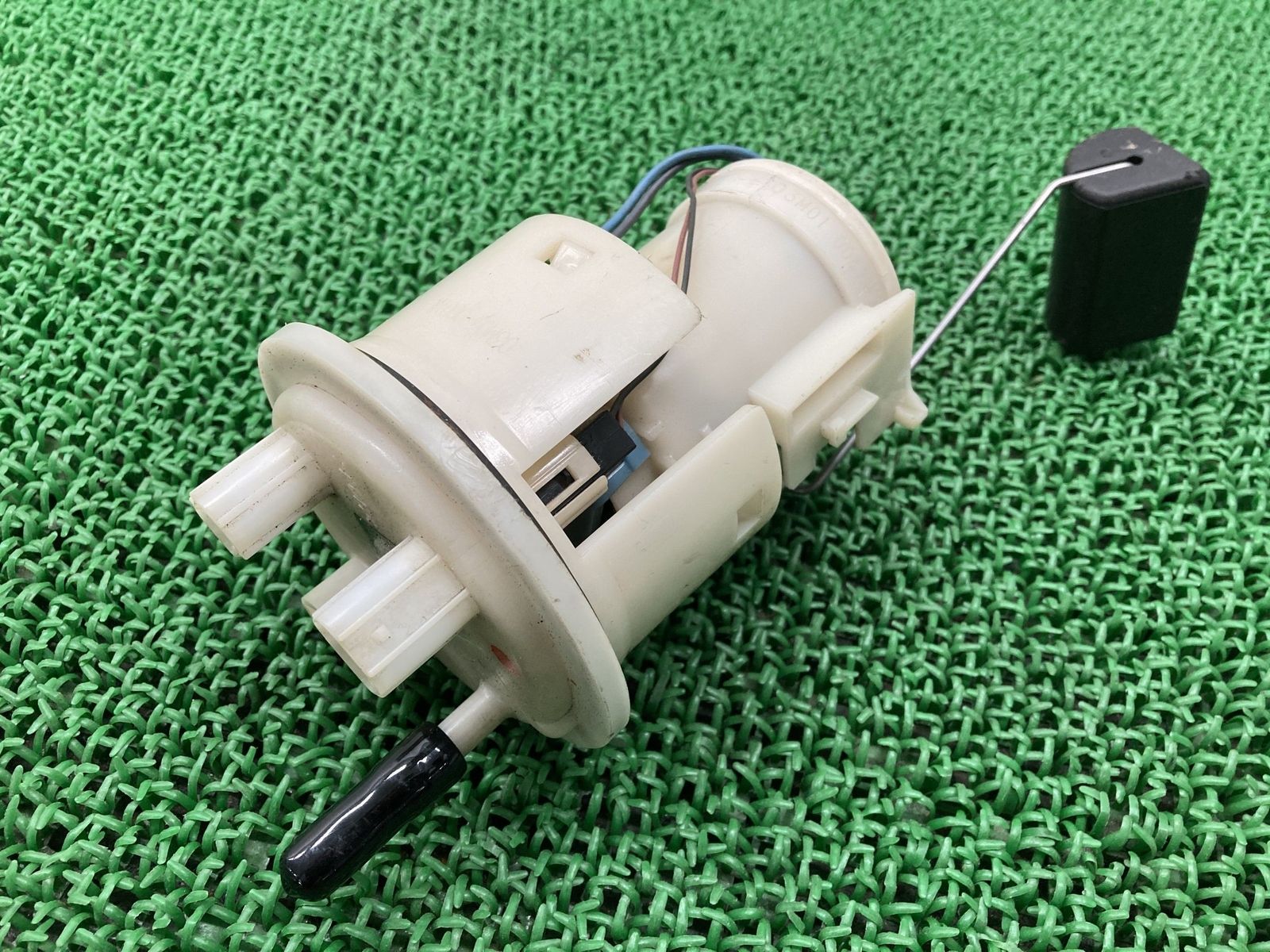FZ-1フェザー フューエルポンプ 2D1 ヤマハ 純正 中古 RN21J FZ1FAZER 修復素材に Sa