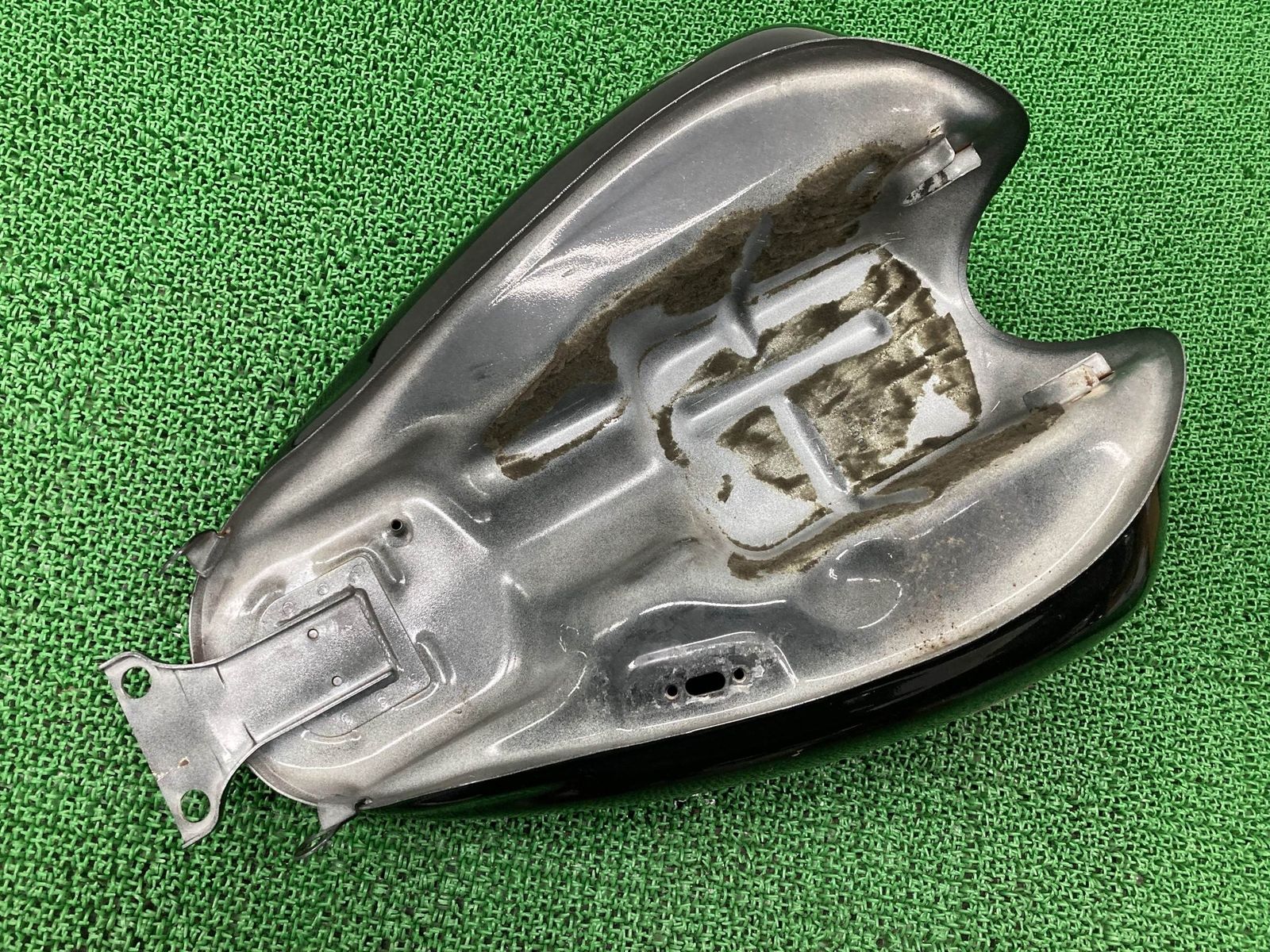 エリミネーター125 タンク 黒 カワサキ 純正 中古 BN125A フューエルタンク Vb エリミネーター125 タンク 黒 カワサキ 純正 中古 BN125A フューエル