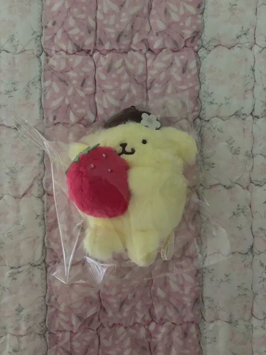 サンリオ ポムポムプリン ぬいぐるみ いちご装飾