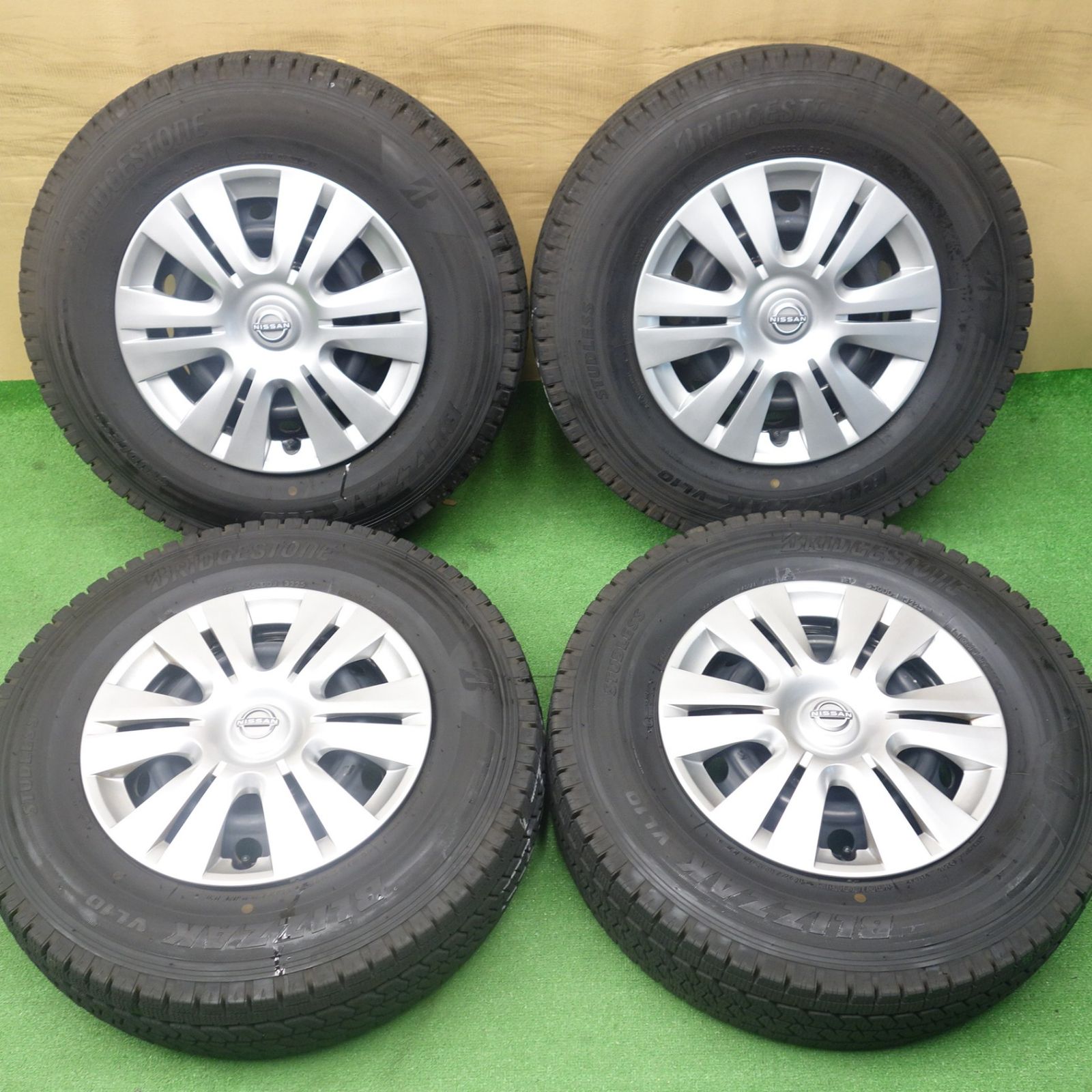 バリ溝！25年！キレイ！9.5分◎日産 キャラバン 純正 スチール 195/80R15 107/105N スタッドレス ブリヂストン ブリザック VL10 15インチ PCD139.7/6H◎6070501KTス