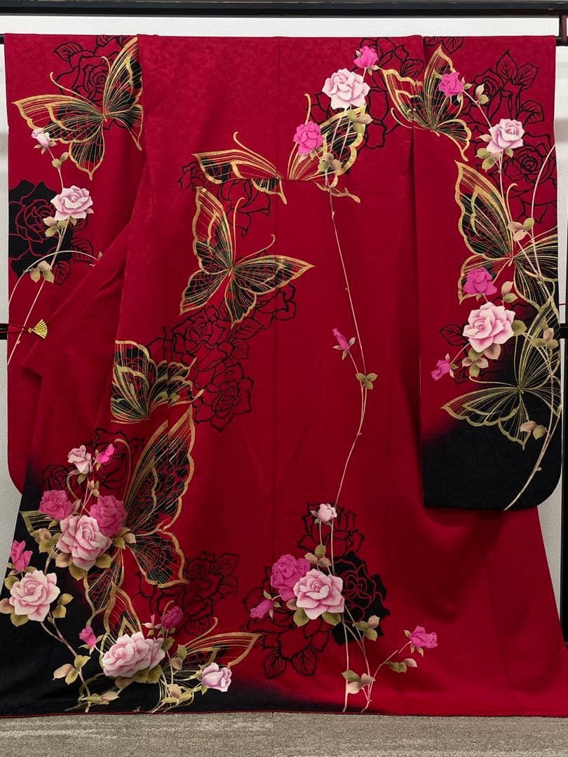 振袖 銀通し 金彩 薔薇 蝶 身丈169cm 撥水加工済 MO3897