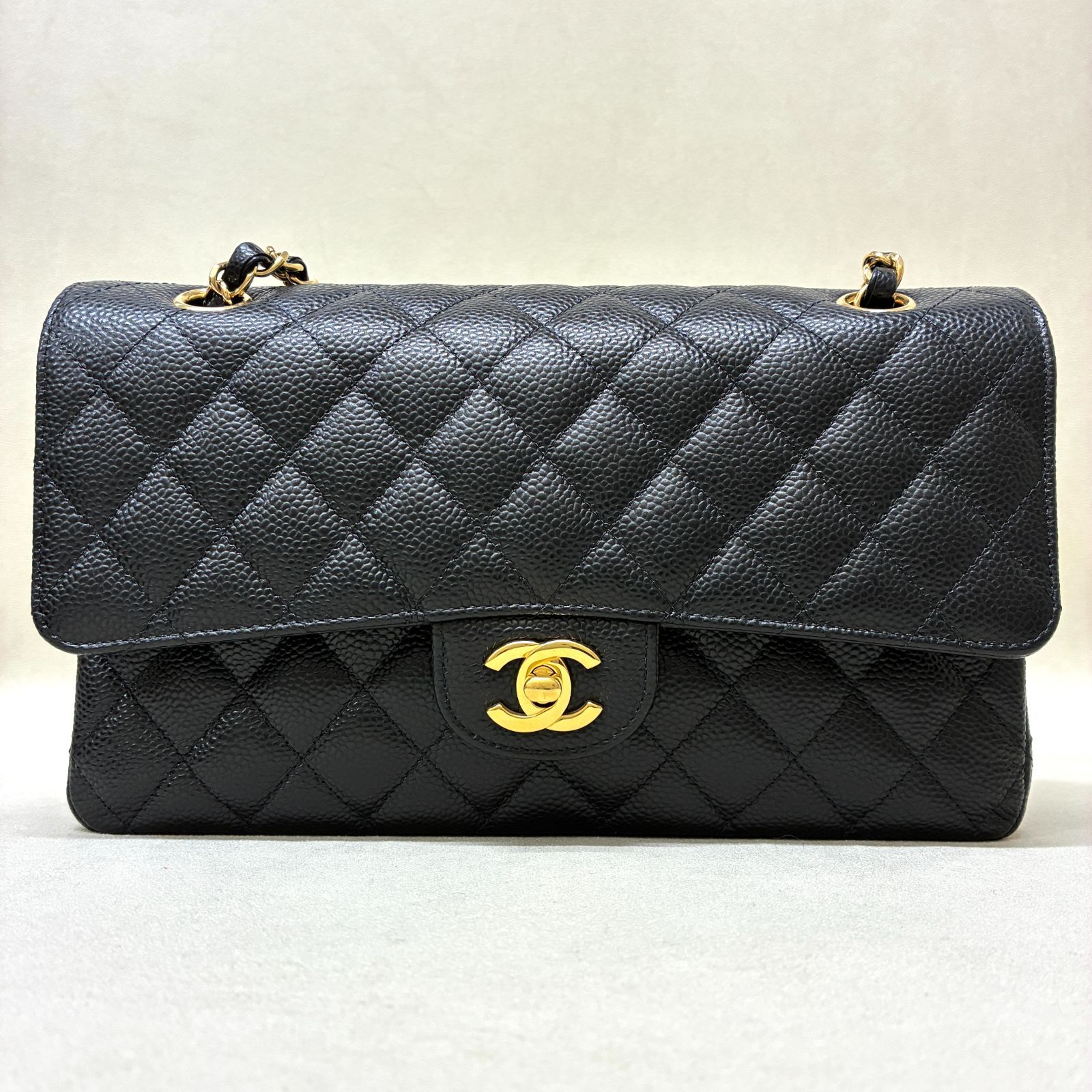 CHANEL シャネル マトラッセ25 Wフラップ チェーンショルダーバッグ キャビアスキン ブラック ゴールド金具 A01112 480,000円