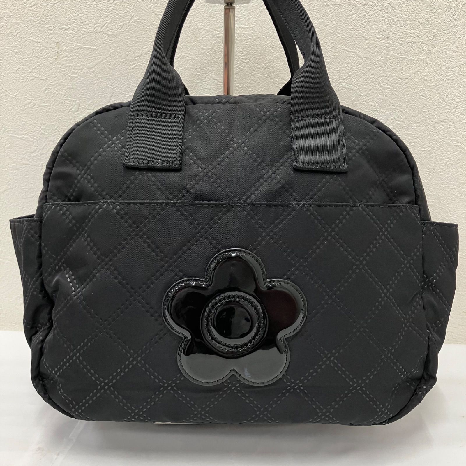 6786　MARY QUANT　マリークワント　 ハンドバッグ　ピンソニックキルト　 ミニボストン　デイジー　花　キルティング　 ブラック系　黒　ナイロン　PVC　 レディース
