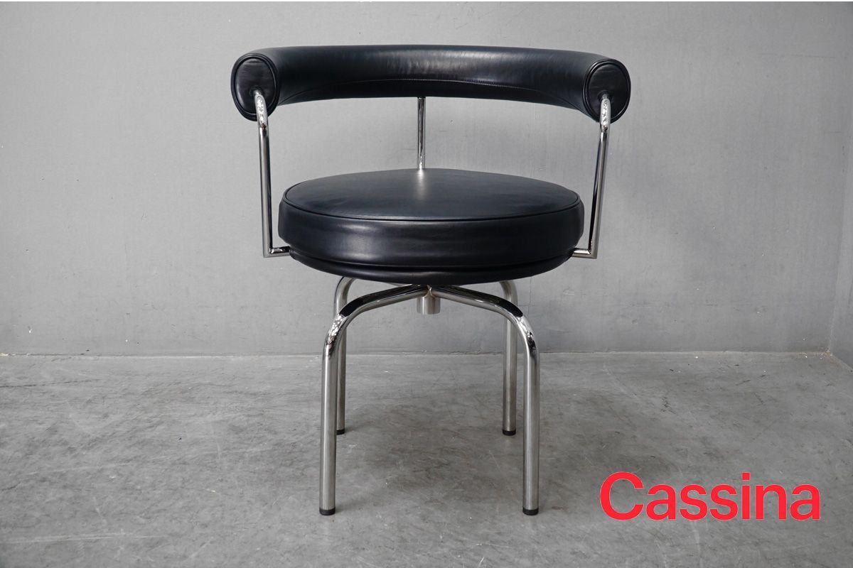 展示美品 Cassina(カッシーナ) LC7 FAUTEUIL TOURNANT, DURABLE スウィベルチェア ブラック レザー コルビュジエ72.6万030719