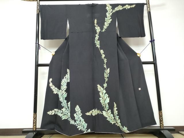 平和屋着物●訪問着　作家物　枝葉文　黒地　金彩　鬼しぼ縮緬　正絹　逸品　DABI9253ud