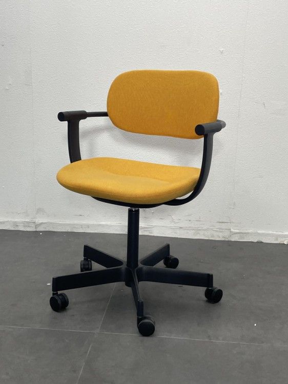 【中古品】イトーキ バーテブラ03シリーズ 固定肘付バーテブラ03チェア KG-825KC-T14 オレンジ
