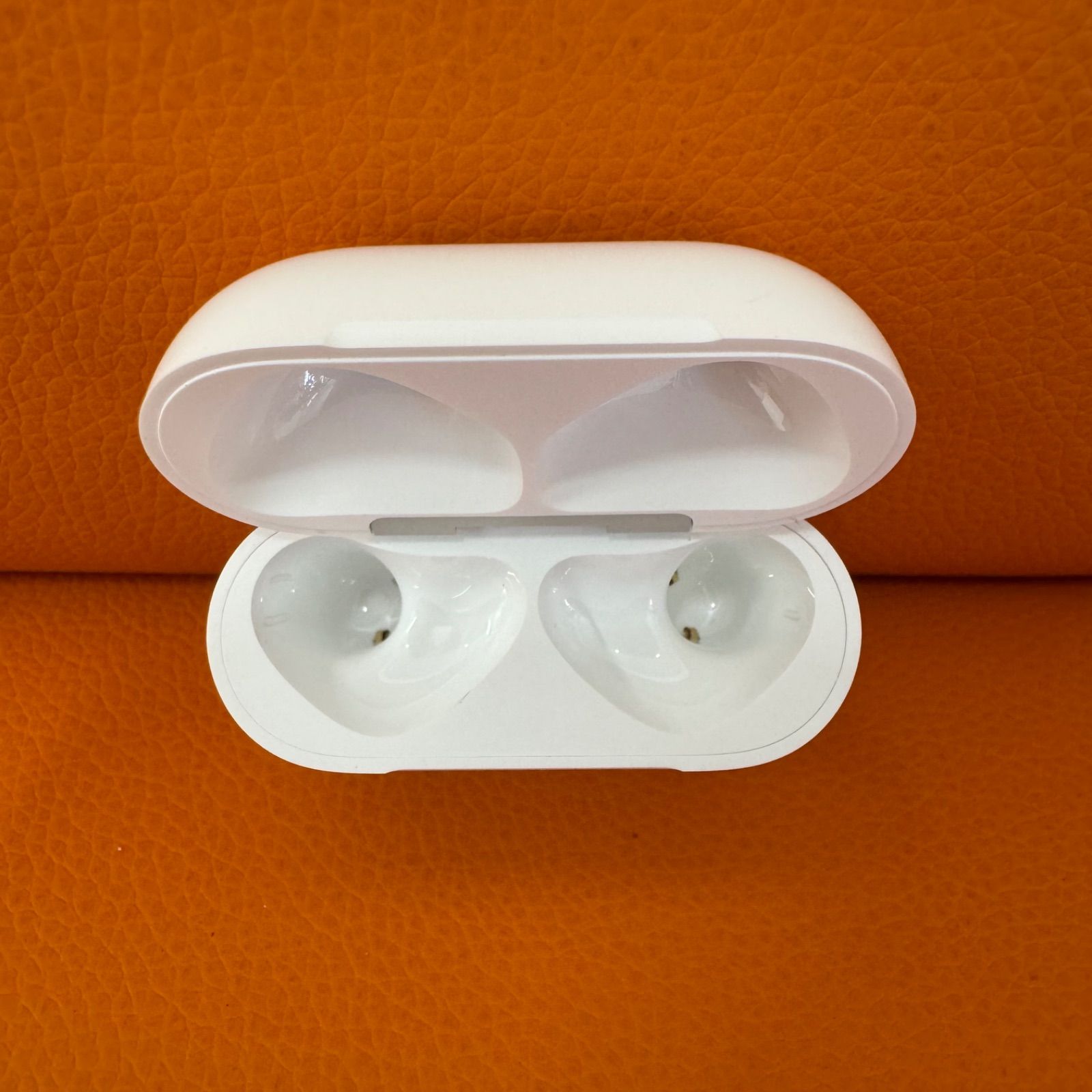 未使用新品 送料無料 Apple AirPods4 アクティブノイズキャンセリング