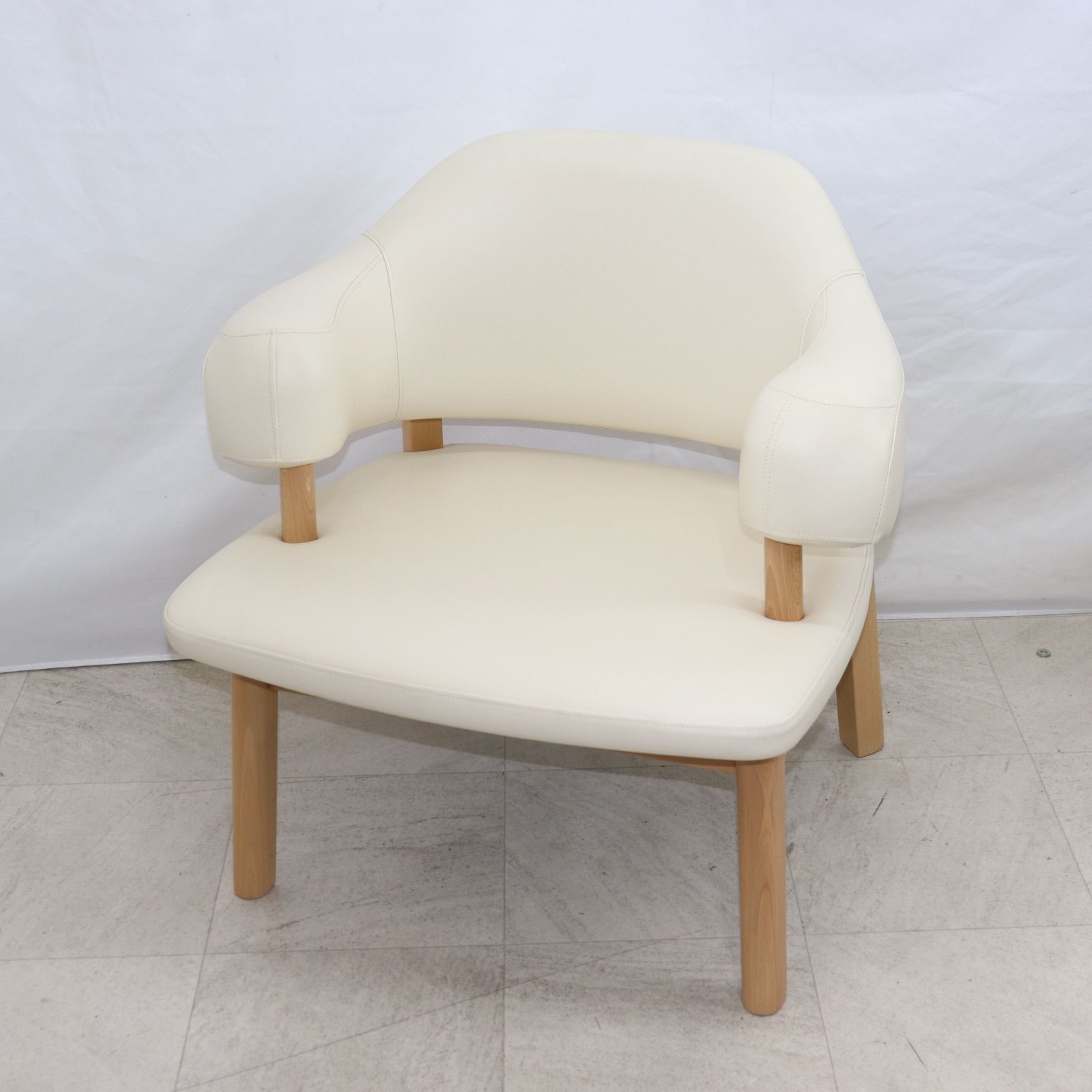 【美品】ADAL アダル 授乳用チェア JOIFA804 ホワイト Aランク 育児 ベビー用品 ラクル家具館
