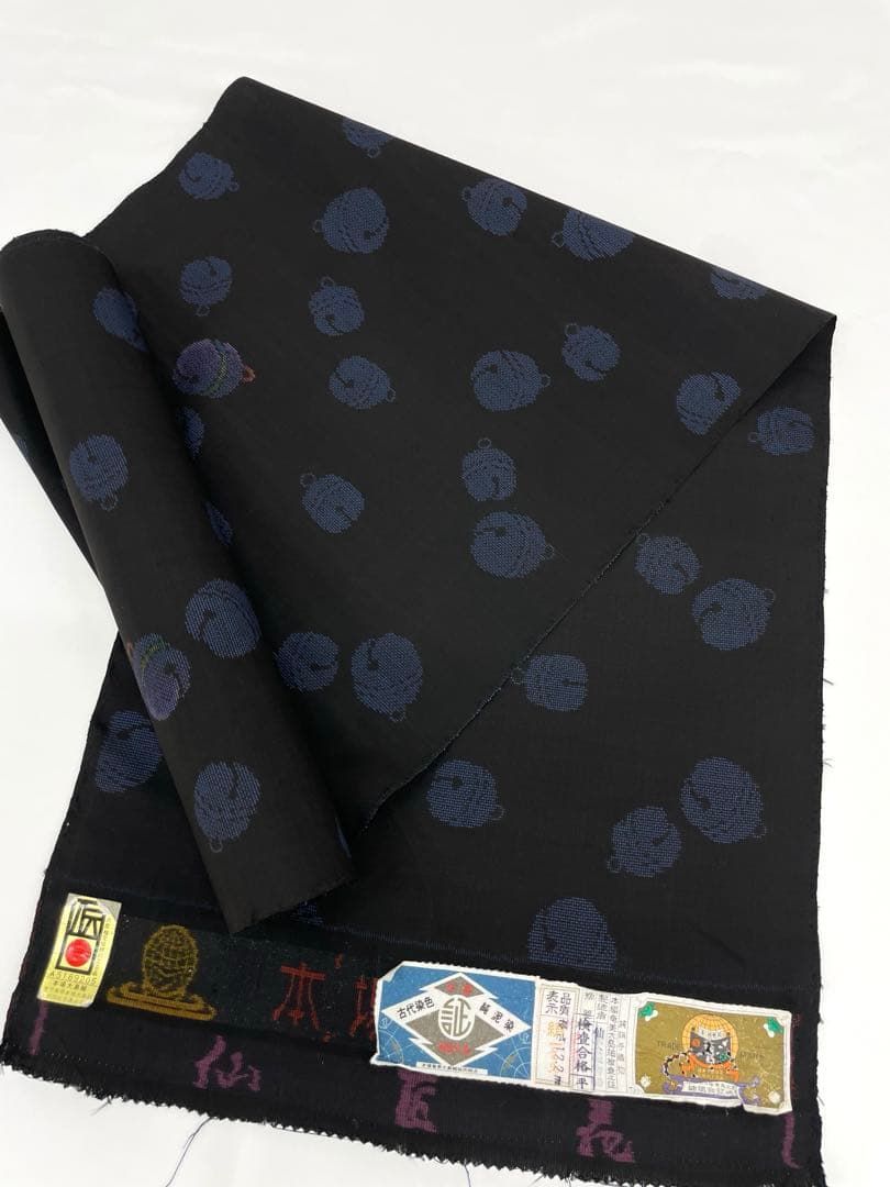 本場奄美大島紬 古代染色 純泥染 鈴模様 正絹 反物 T9696 - メルカリ