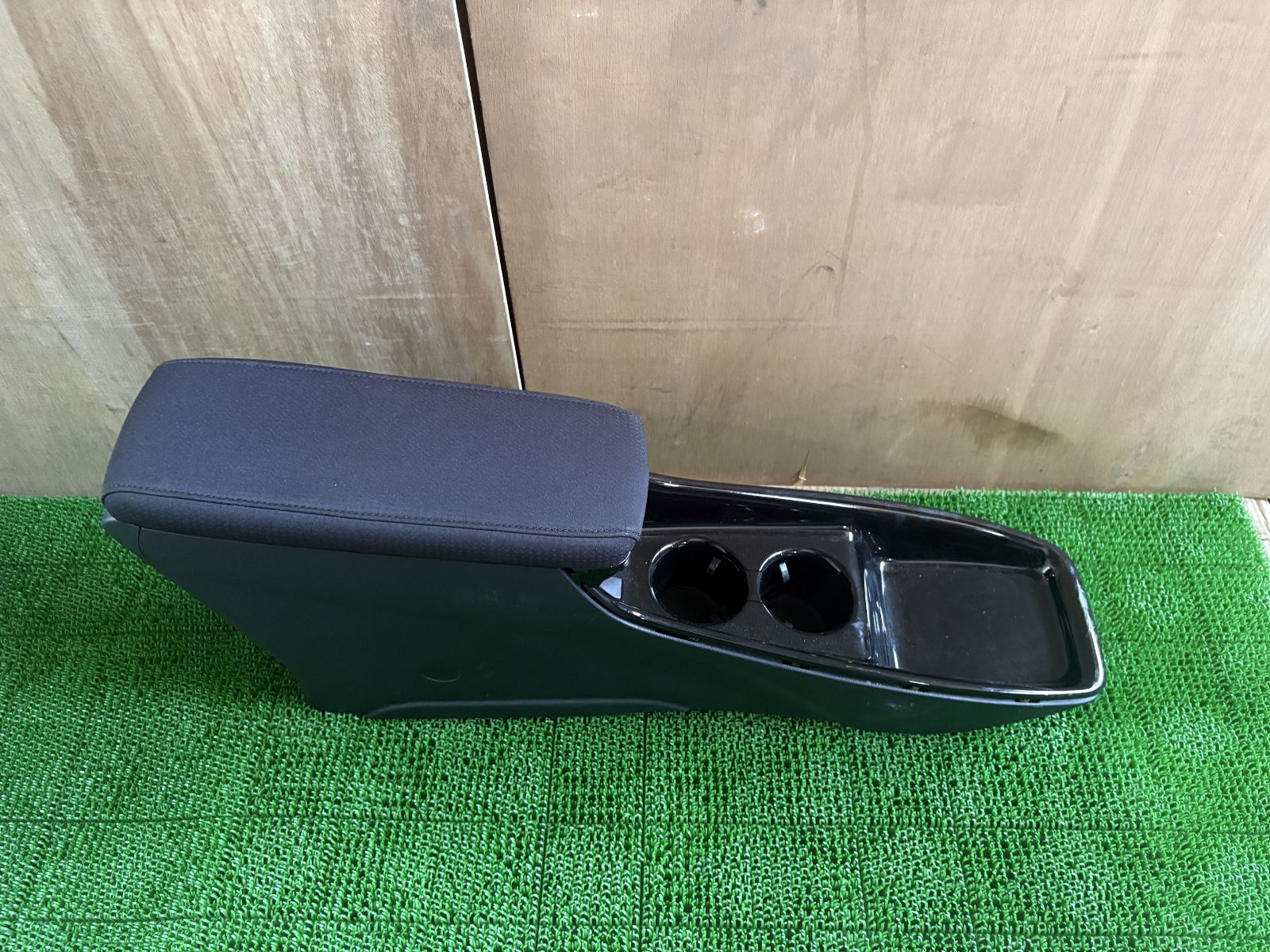 トヨタ純正 プリウス ZVW51 センターコンソールボックス 380195