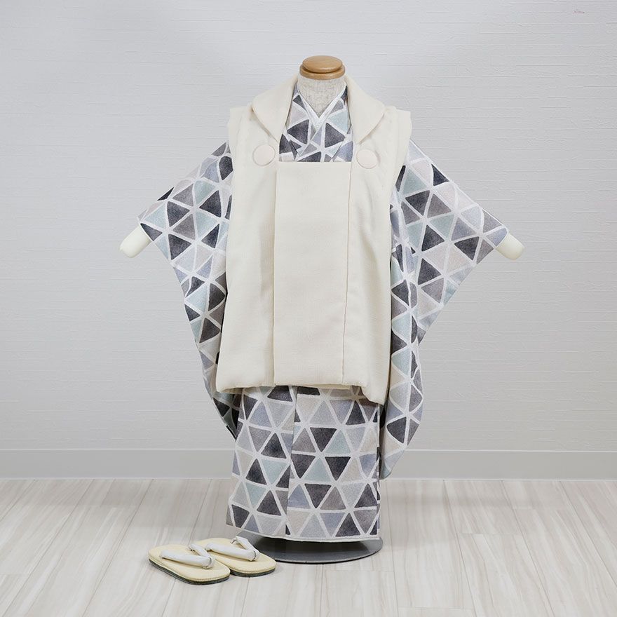 七五三 3歳 男の子 被布セット ウロコ柄 グレー くすみカラー 11,760円