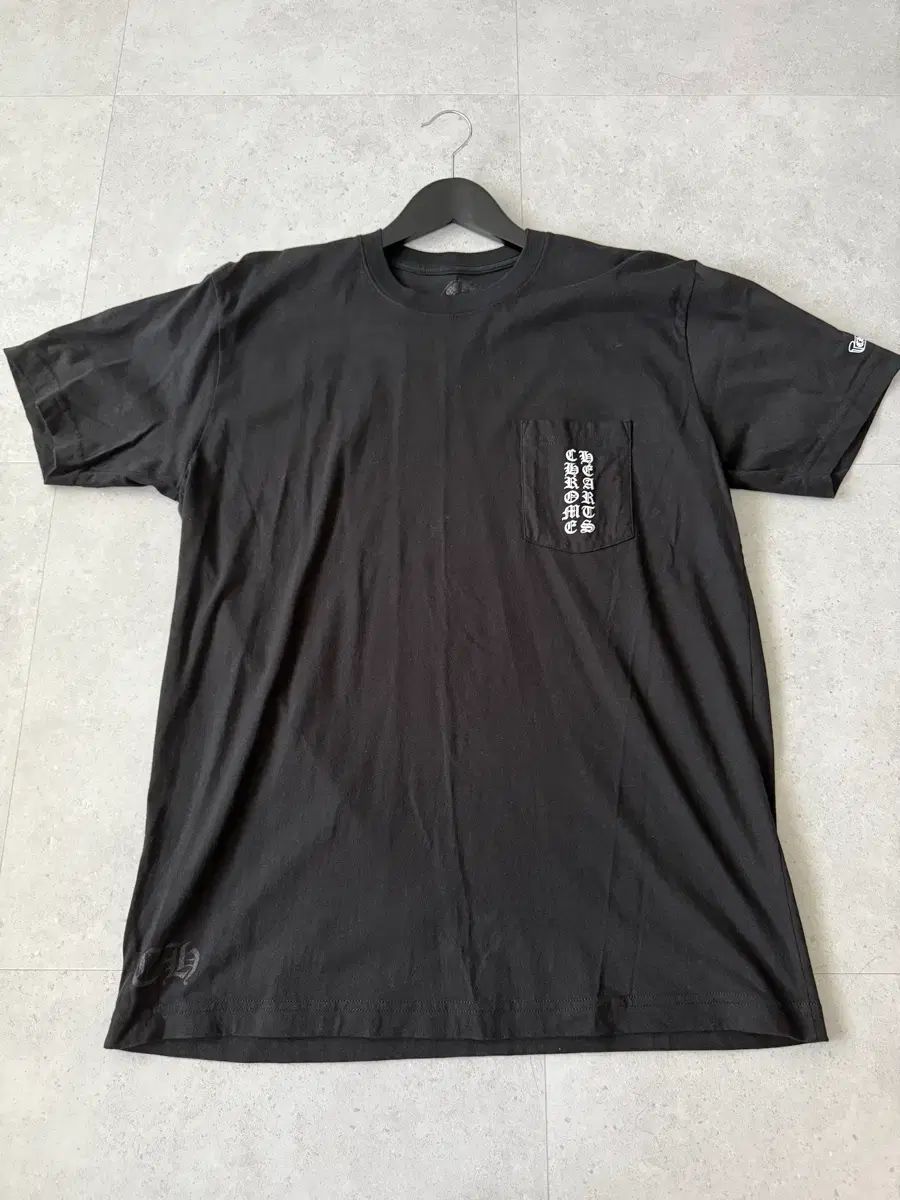 XL CHROME HEARTS クロムハーツ スクロール ロゴ Tシャツ 大阪 半袖 ブラック