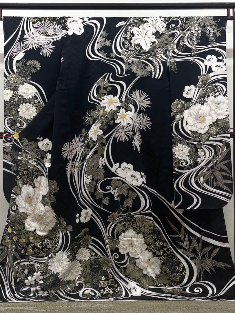 振袖 ラメ刺繍 金彩 紋意匠 身丈170cm 黒地 MO3900 75,460円