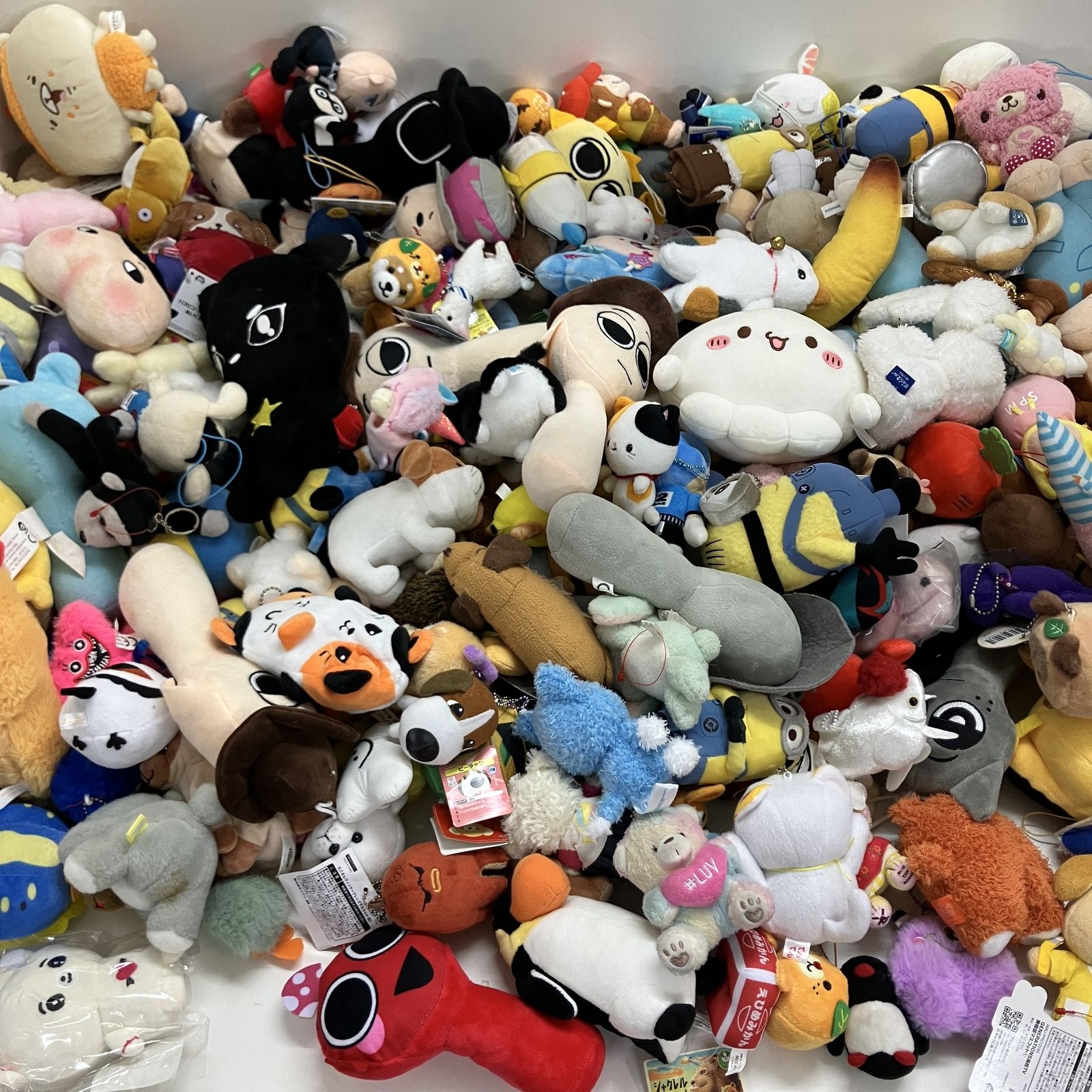 ◆キャラクター色々 約240点 まとめ商品 ミニぬいぐるみ マスコット キーホルダー など ミニオンジョージ アニマル など 現状品