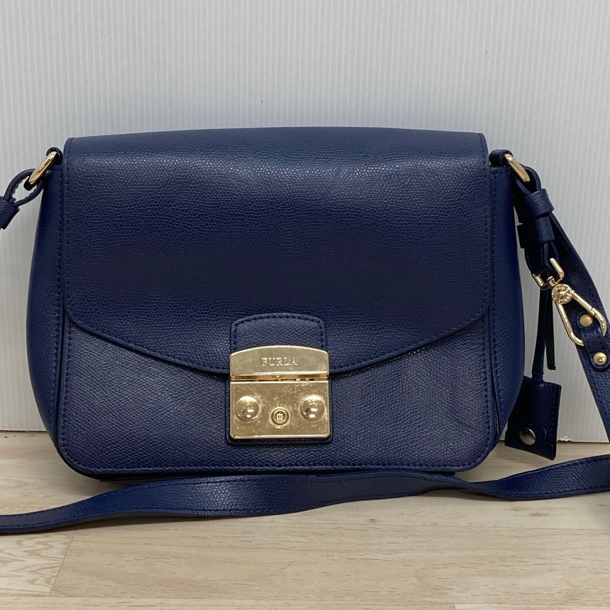 FURLA/フルラ ショルダーバッグ ネイビー/紺 ゴールド金具 フラップ 