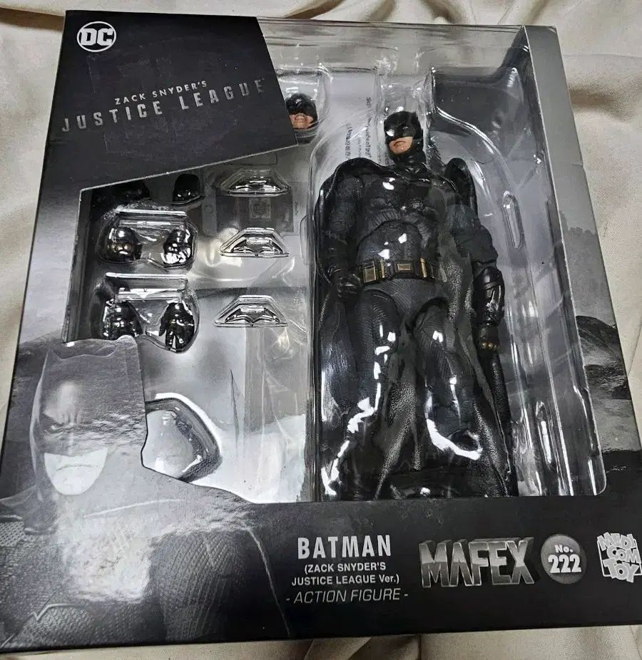 フィギュア MAFEX マフェックス バットマン スナイダーカット