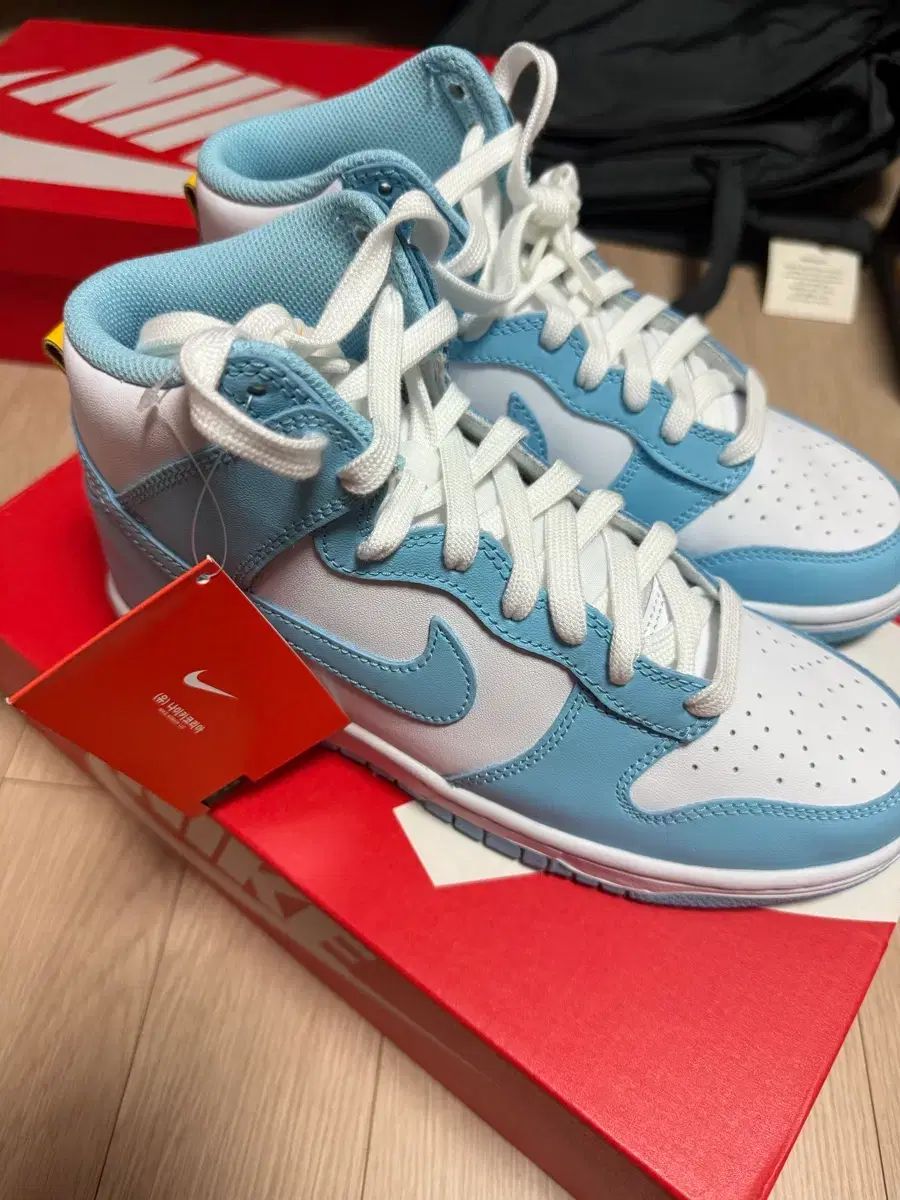 ナイキ ダンクハイ ブルー 250 新品 18,682円