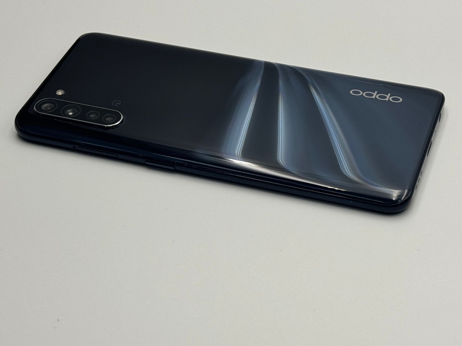 中古B】OPPO Reno3 A ブラック SIMフリー - メルカリ