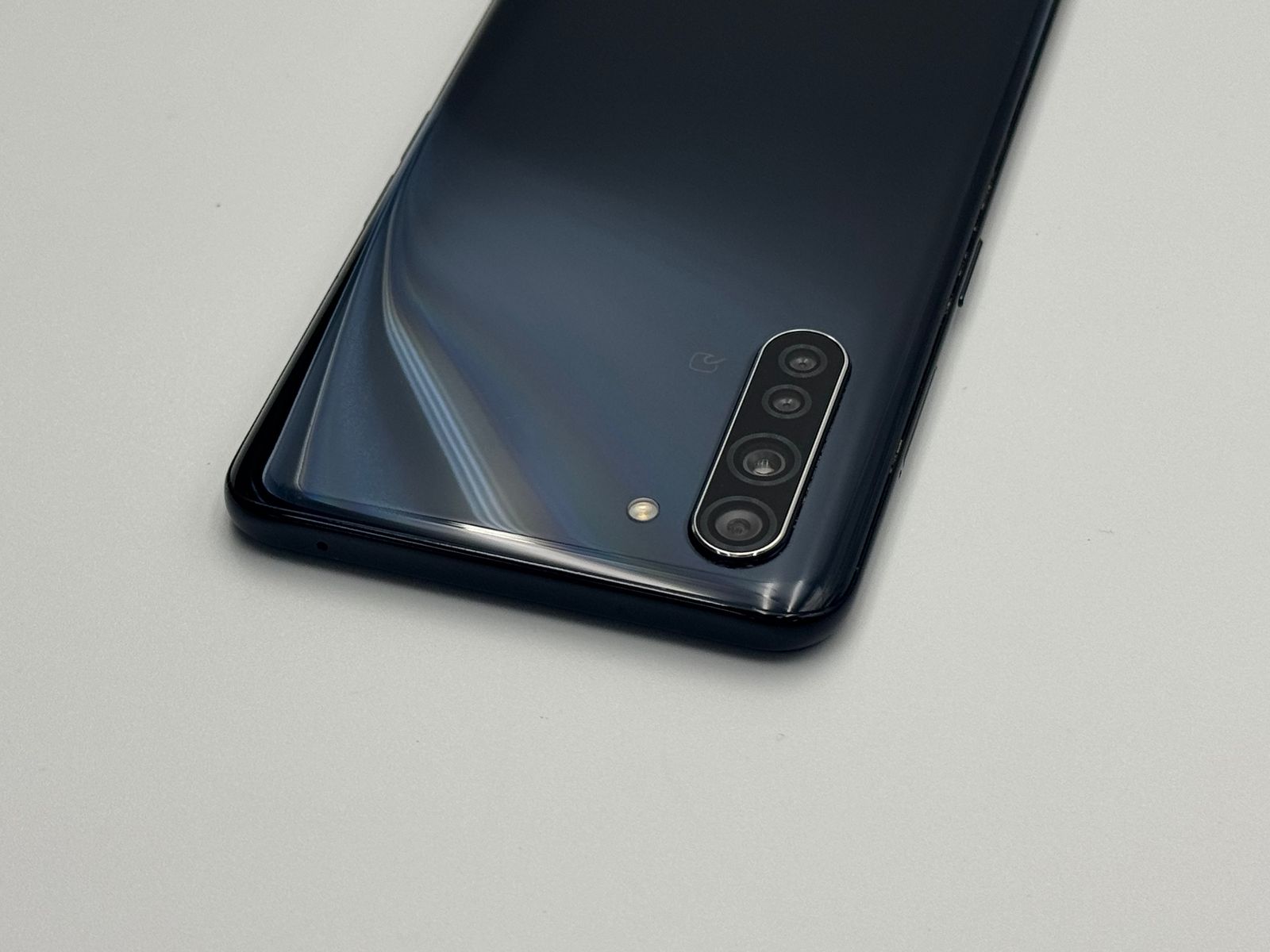 中古B】OPPO Reno3 A ブラック SIMフリー - メルカリ