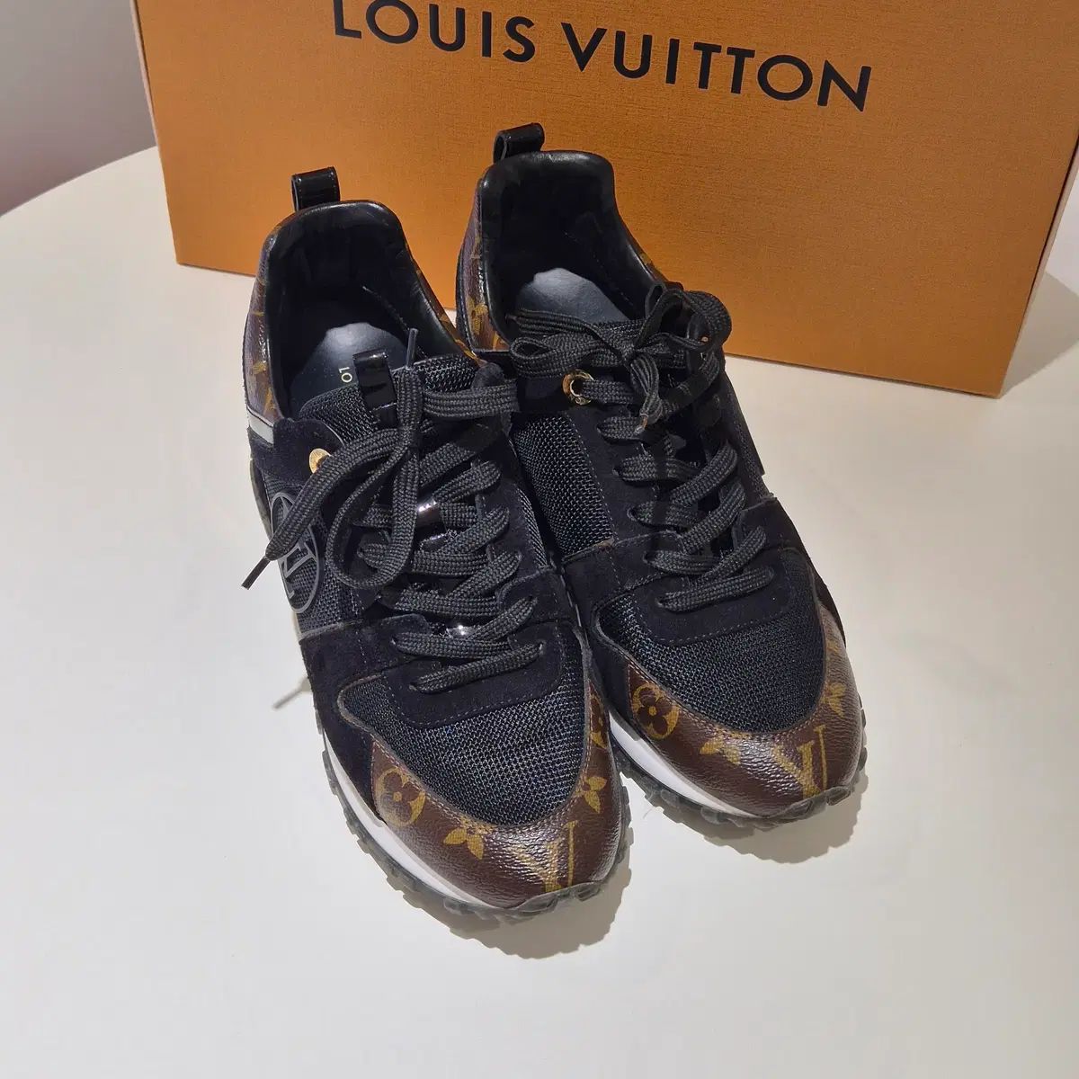 Louis Vuitton ルイヴィトンスニーカー RUN アウェー スニーカー ブラック